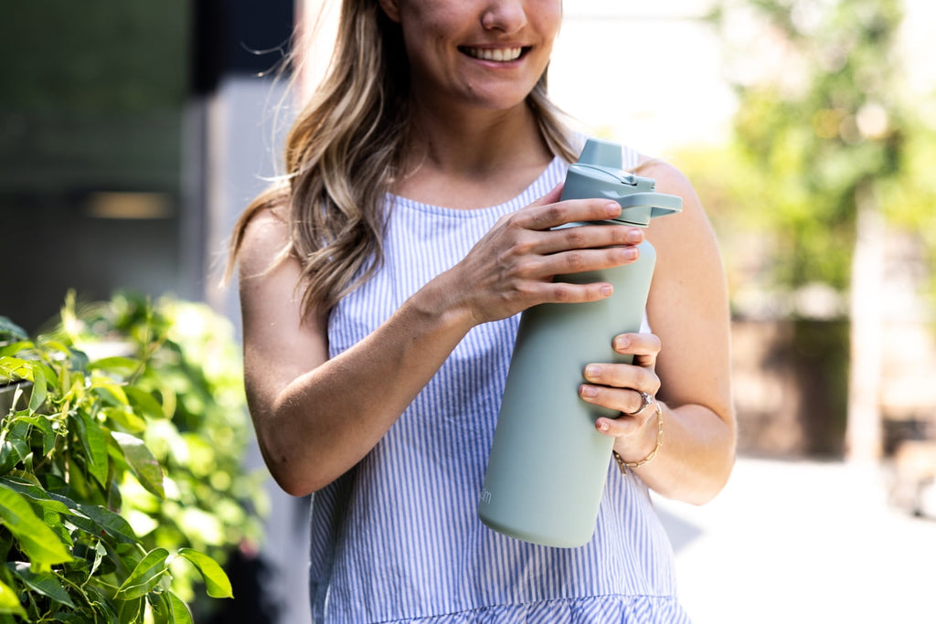 Simple Modern 48 fl oz Reusable Tritan Summit Water Bottle with Silicone Straw Lid|Seaglass Sage