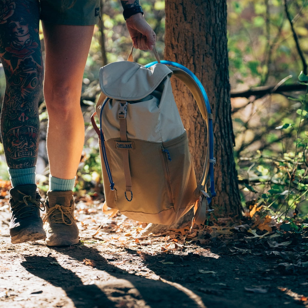 CamelBak Arête™ 18 Hydration Pack 50 oz, Canyon Clay