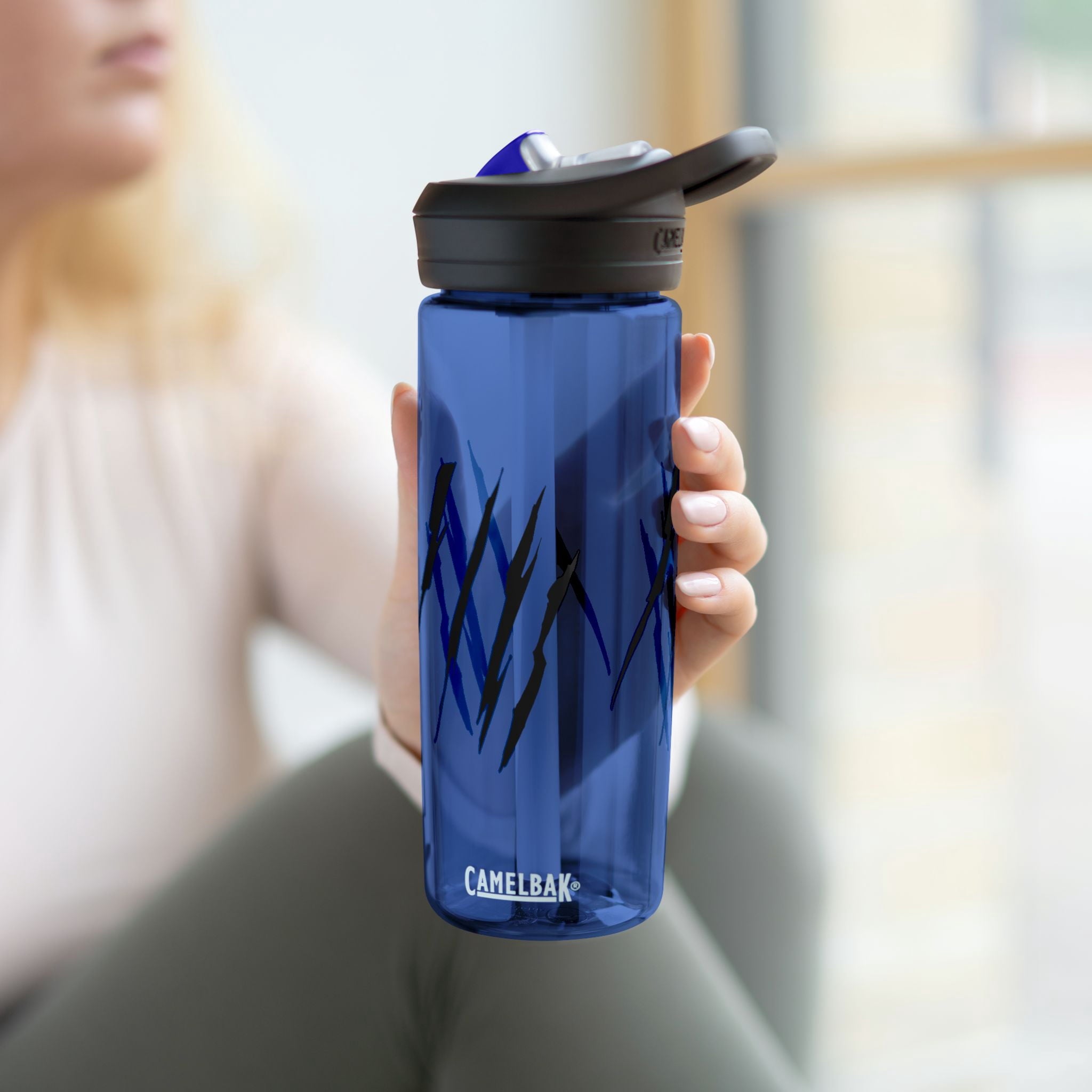 Effete Feline Claw Marks Scratch CamelBak Eddy®  Water Bottle, 20oz\25oz
