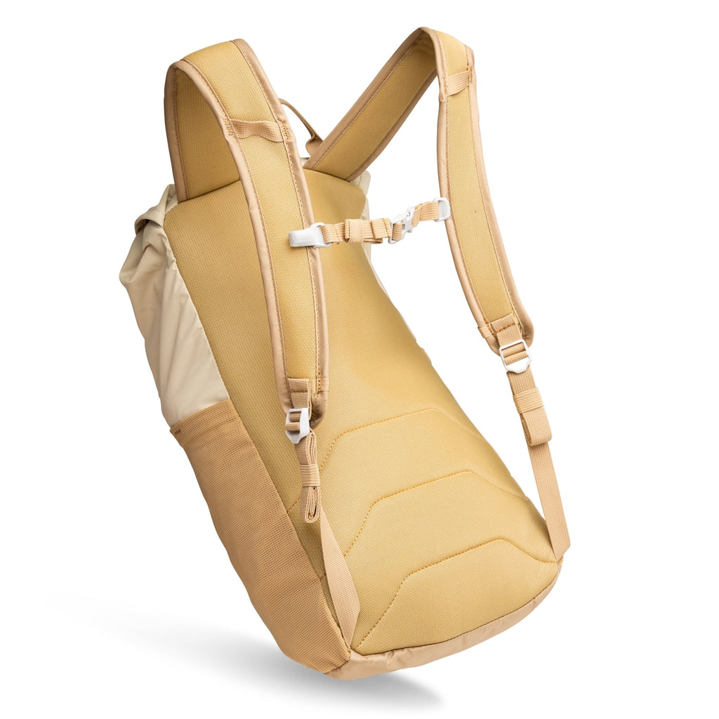 CamelBak Arête™ 18 Hydration Pack 50 oz, Canyon Clay