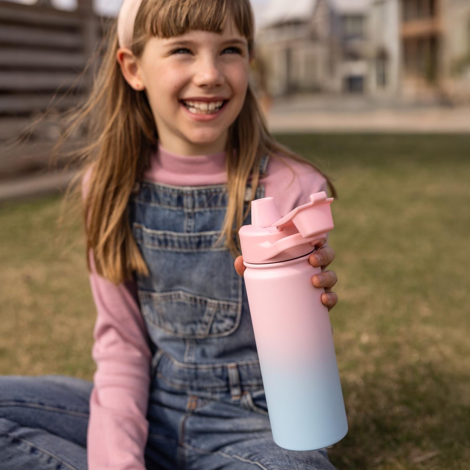 Simple Modern 18 fl oz Insulated Stainless Steel Summit Water Bottle with Covered Silicone Straw Lid | Sweet Taffy