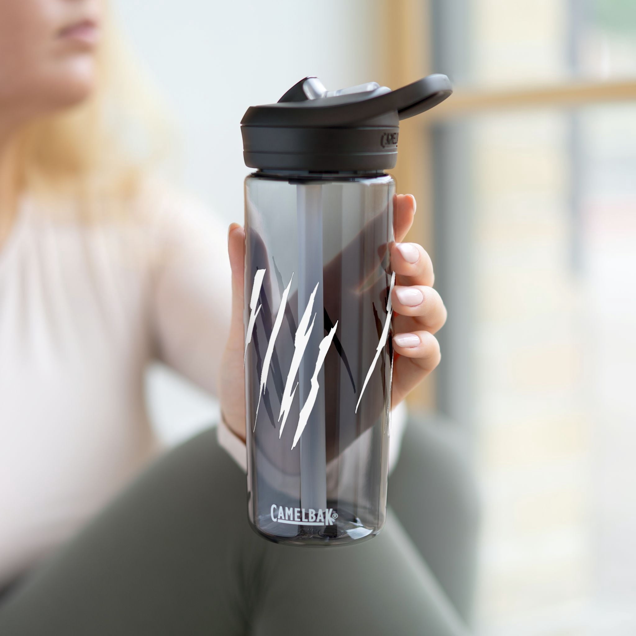 Effete Feline Claw Marks Scratch CamelBak Eddy®  Water Bottle, 20oz\25oz