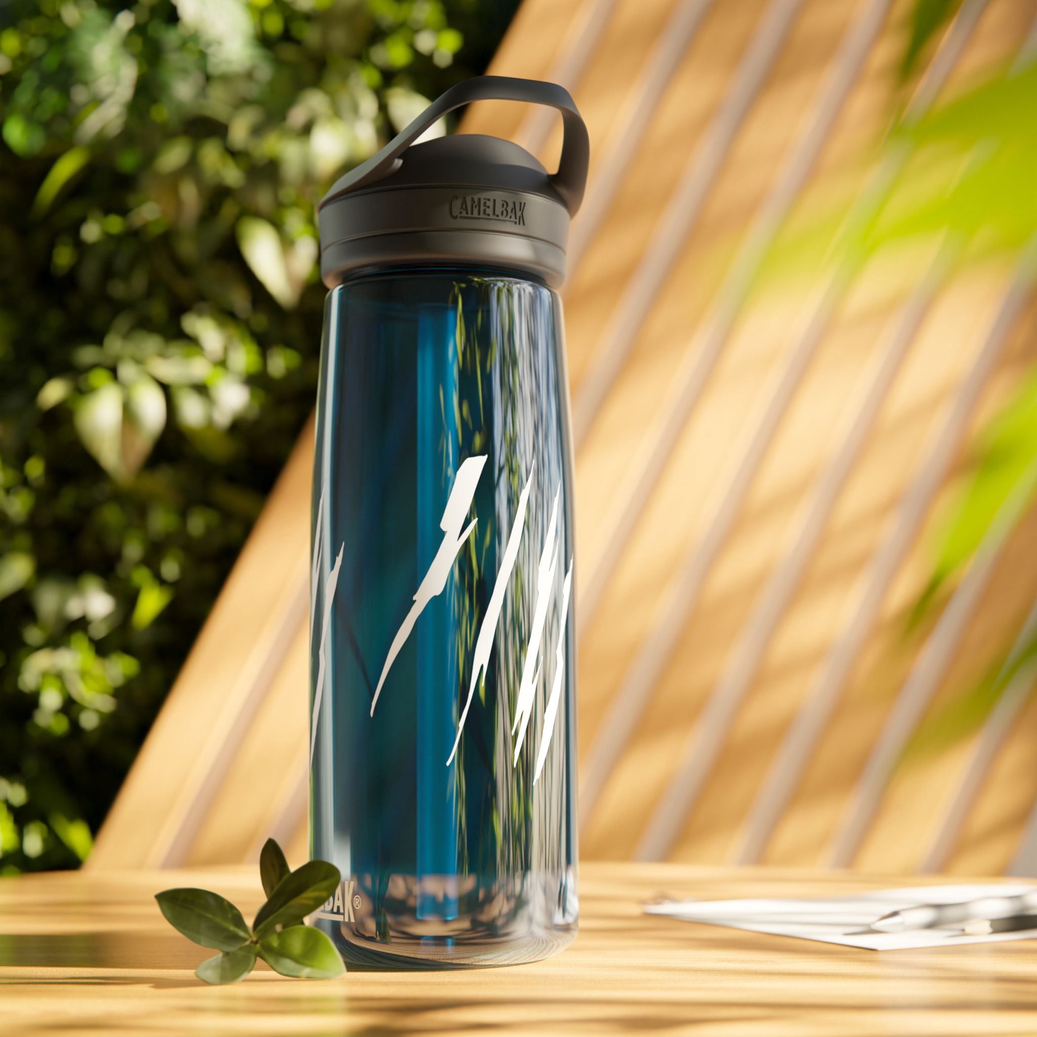 Effete Feline Claw Marks Scratch CamelBak Eddy®  Water Bottle, 20oz\25oz